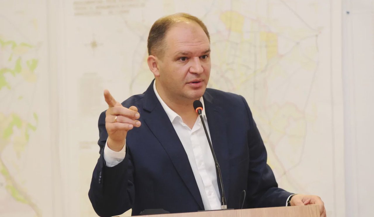 Săgeți între primarul de Chișinău și Cancelaria de Stat: De la acuzații de „blocare a finanțărilor pentru suburbii”, la „nu ați prezentat toate listele proiectelor”