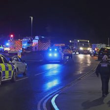 Atac cu cuțitul într-un tren din Marea Britanie. Zece persoane au fost rănite și doi suspecți - reținuți 