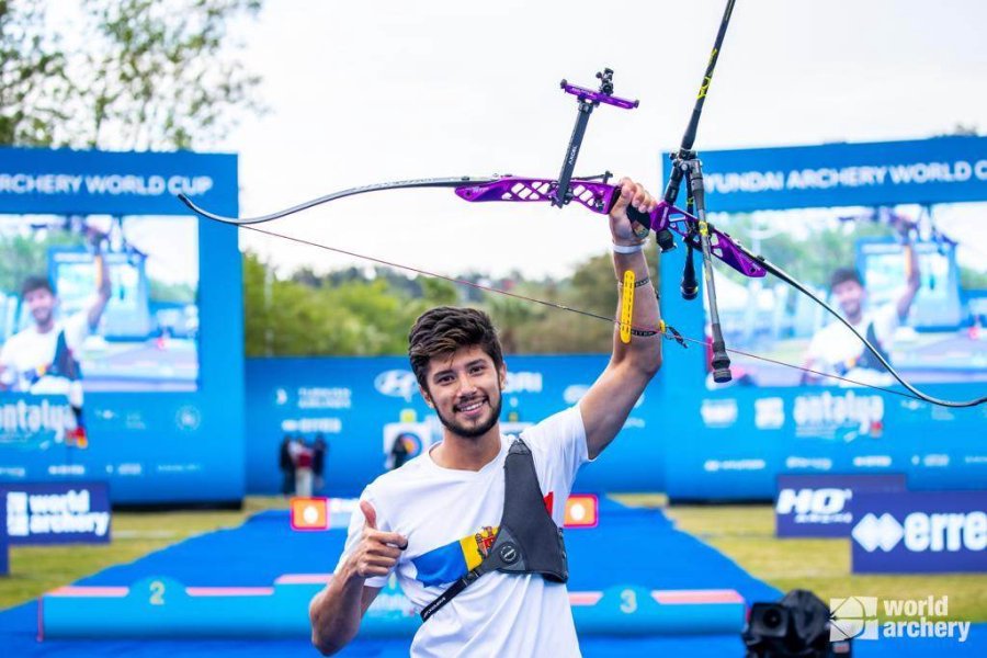 Medalie de aur la Cupa Mondială de tir cu arcul. Sportivul Dan Olaru, în fruntea clasamentului