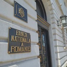 România: Scădere a valorii leului după victoria lui Simion în turul I. BNR a cheltuit două miliarde de euro pentru a preveni o criză