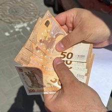 Mită pentru soluționarea unui caz contravențional? Un carabinier, reținut în flagrant 