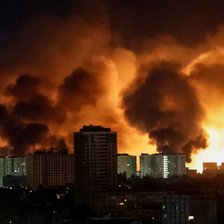 Atac masiv asupra Kievului. Cel puțin 14 persoane au fost rănite și mai multe clădiri - incendiate (FOTO)